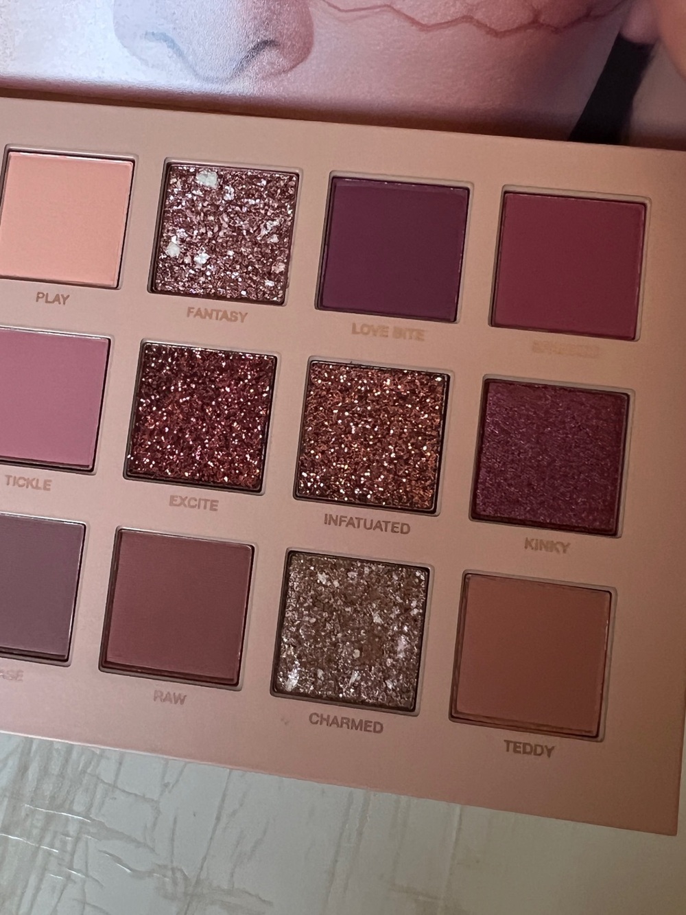NEW! Huda Beauty NUDE Eyeshadow Palette - - Picture 5 of 7